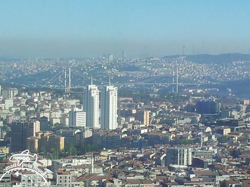 Istambul - Ponte sobre o Estreito de Bósforo Foto: Mari