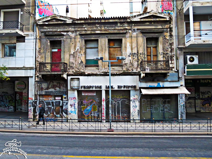 Atenas longe do centro: Ainda há muita restauração a ser feita