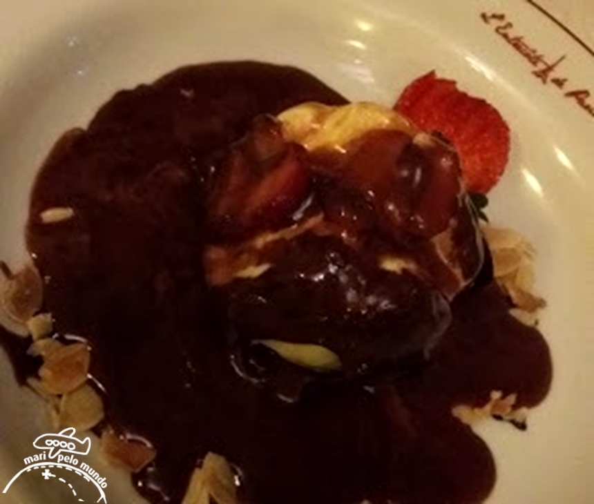 a surpresa depois da calda de nutella quente 