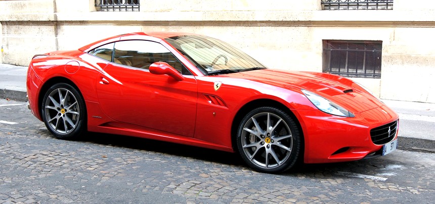 Ferrari nas ruas da Italia