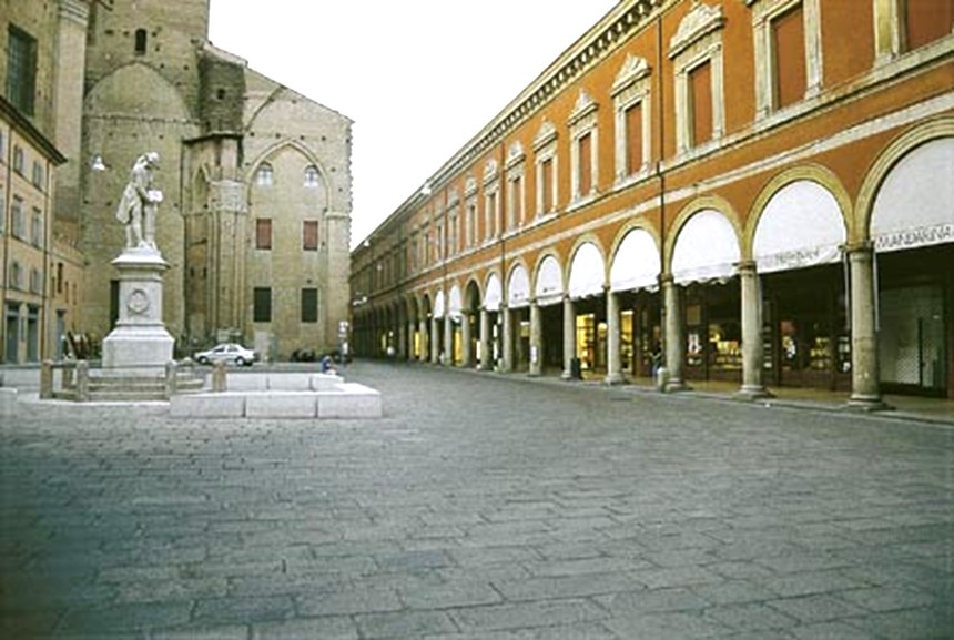 Bologna - Piazza Galvani e Archiginnasio