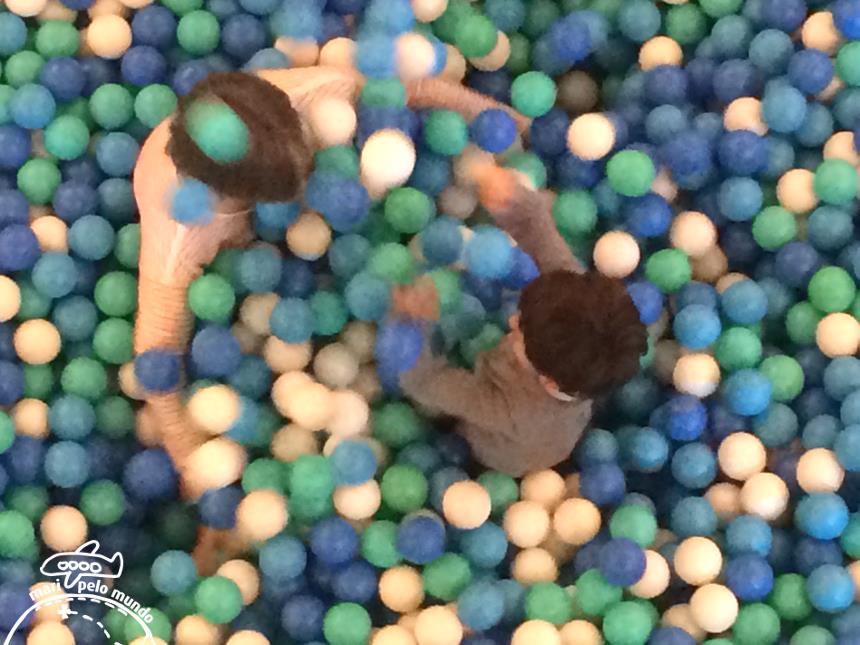 4 - Piscina de Bolinha