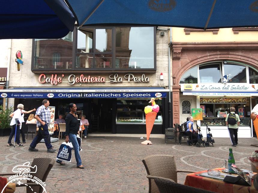 1 - Sorveteria no centro historico da cidade (Copy)