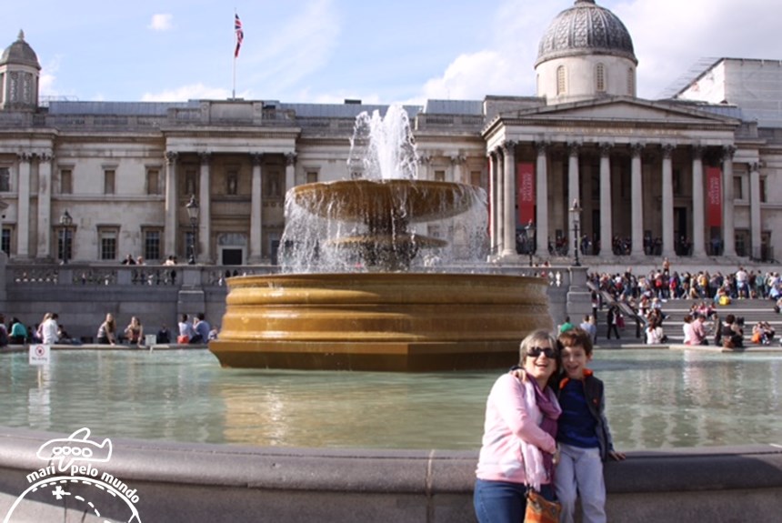 15-turistando-e-fotografando-em-trafalgar-square-copy