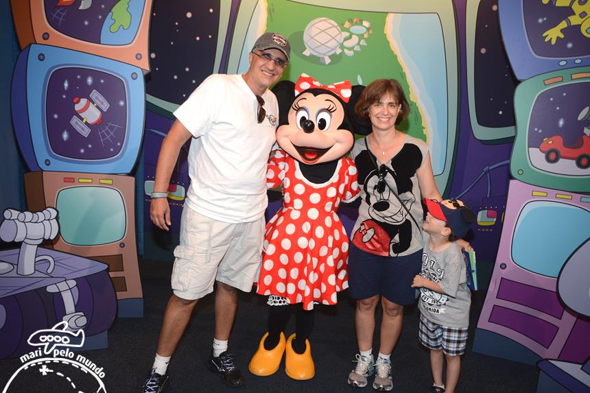 3-disney-com-crianca-pequena-copy